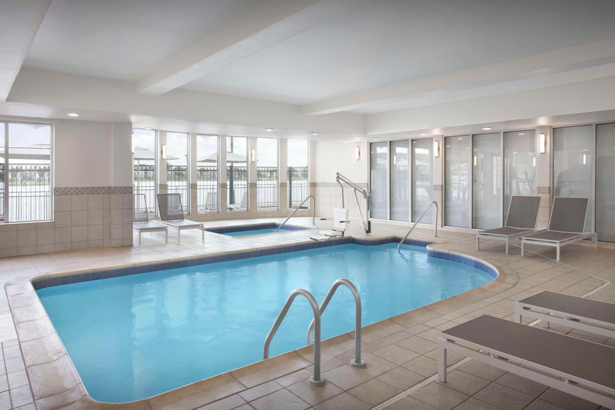 Hilton Garden Inn Granbury Bagian luar foto